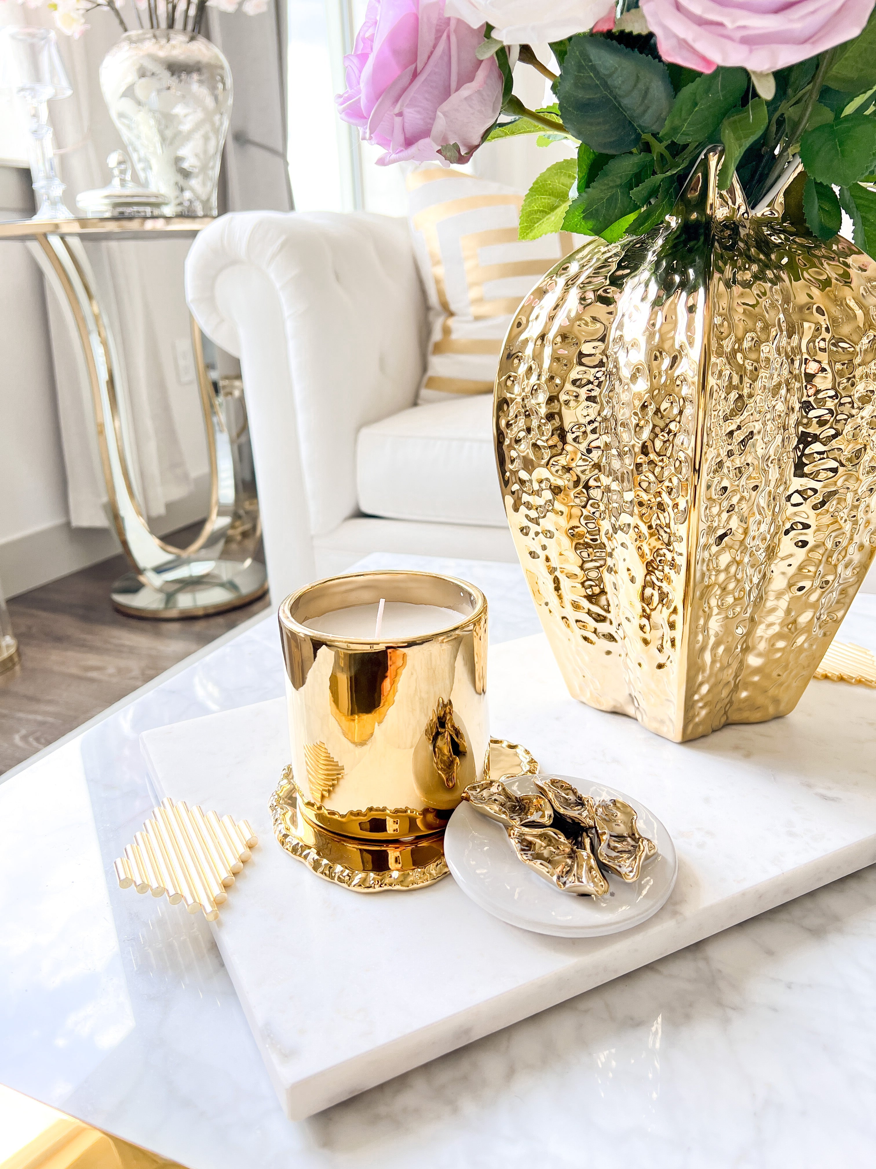 White and Gold Floral Candle - HTS HOME DECOR