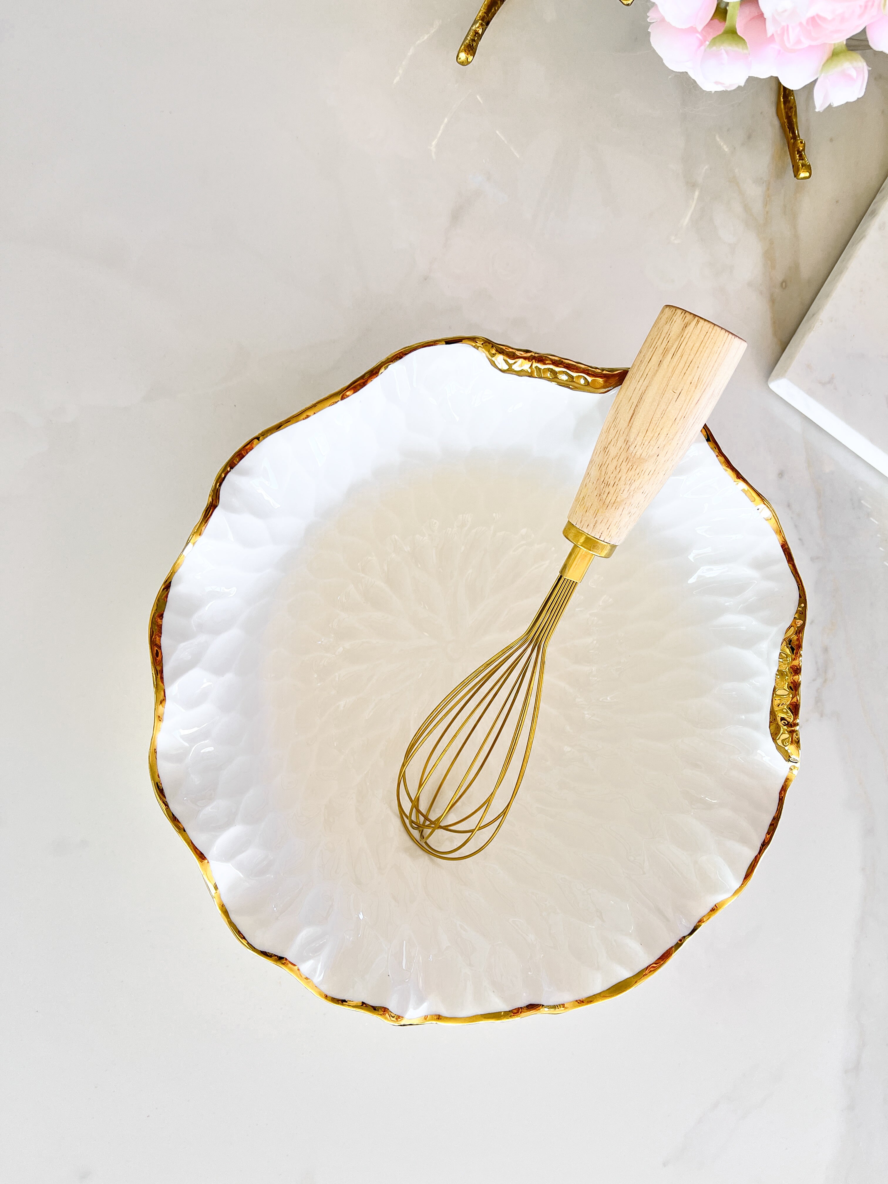 White and Gold Textured Scalloped Salad Bowl