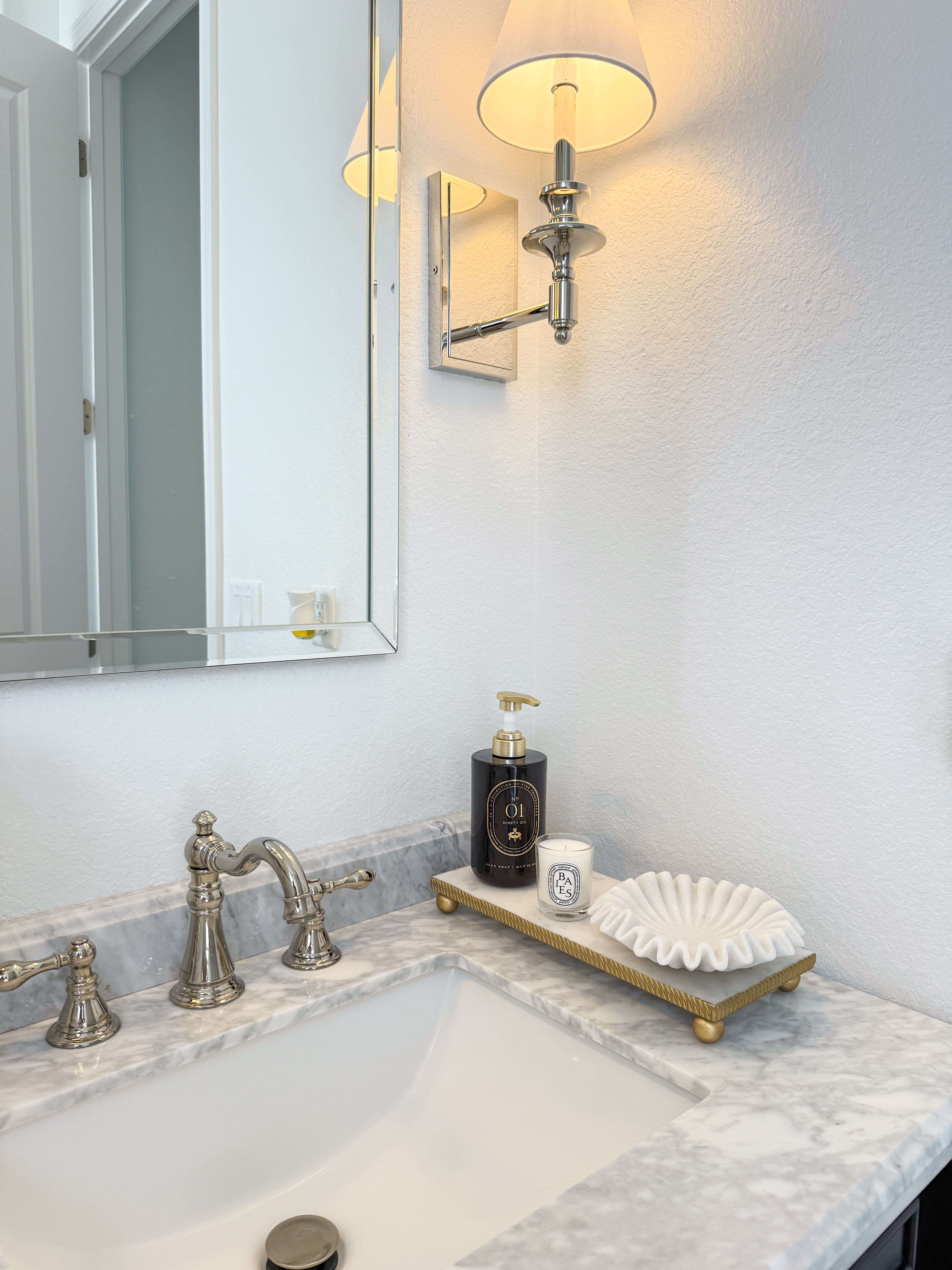 Gold Trim Footed Marble Trivet