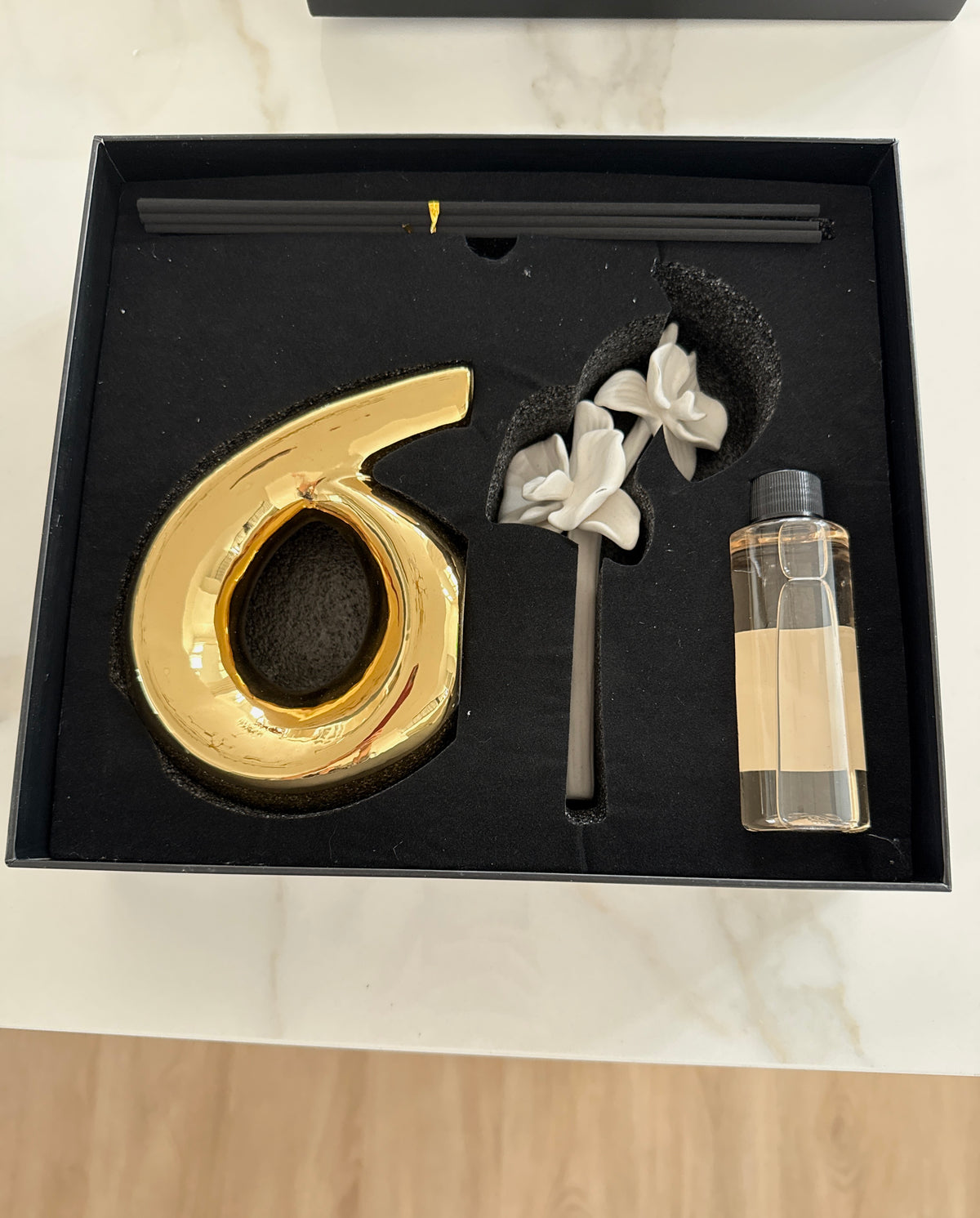 Gold with White Flower Diffuser Gift Set