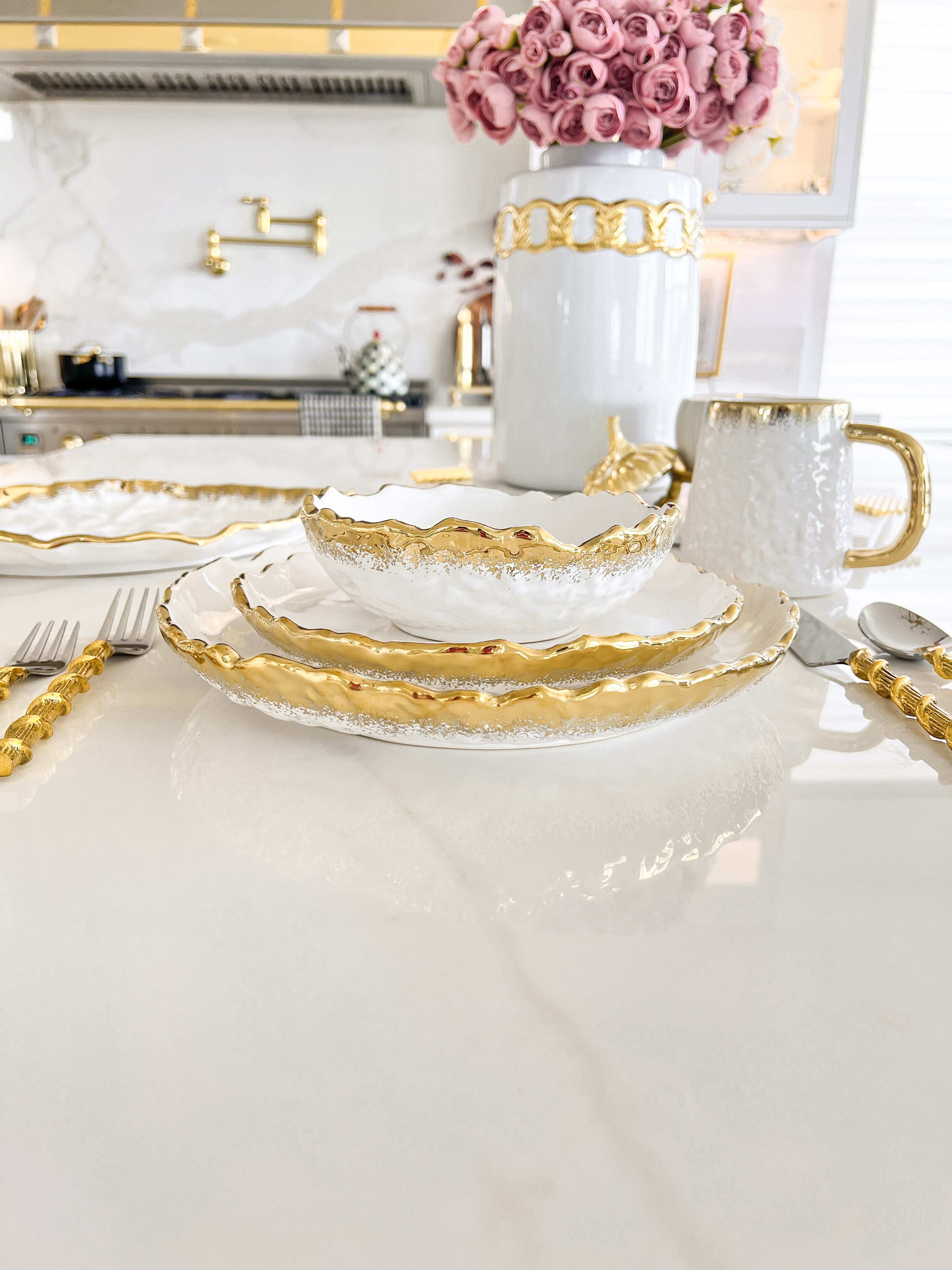 Gold and white dishes best sale