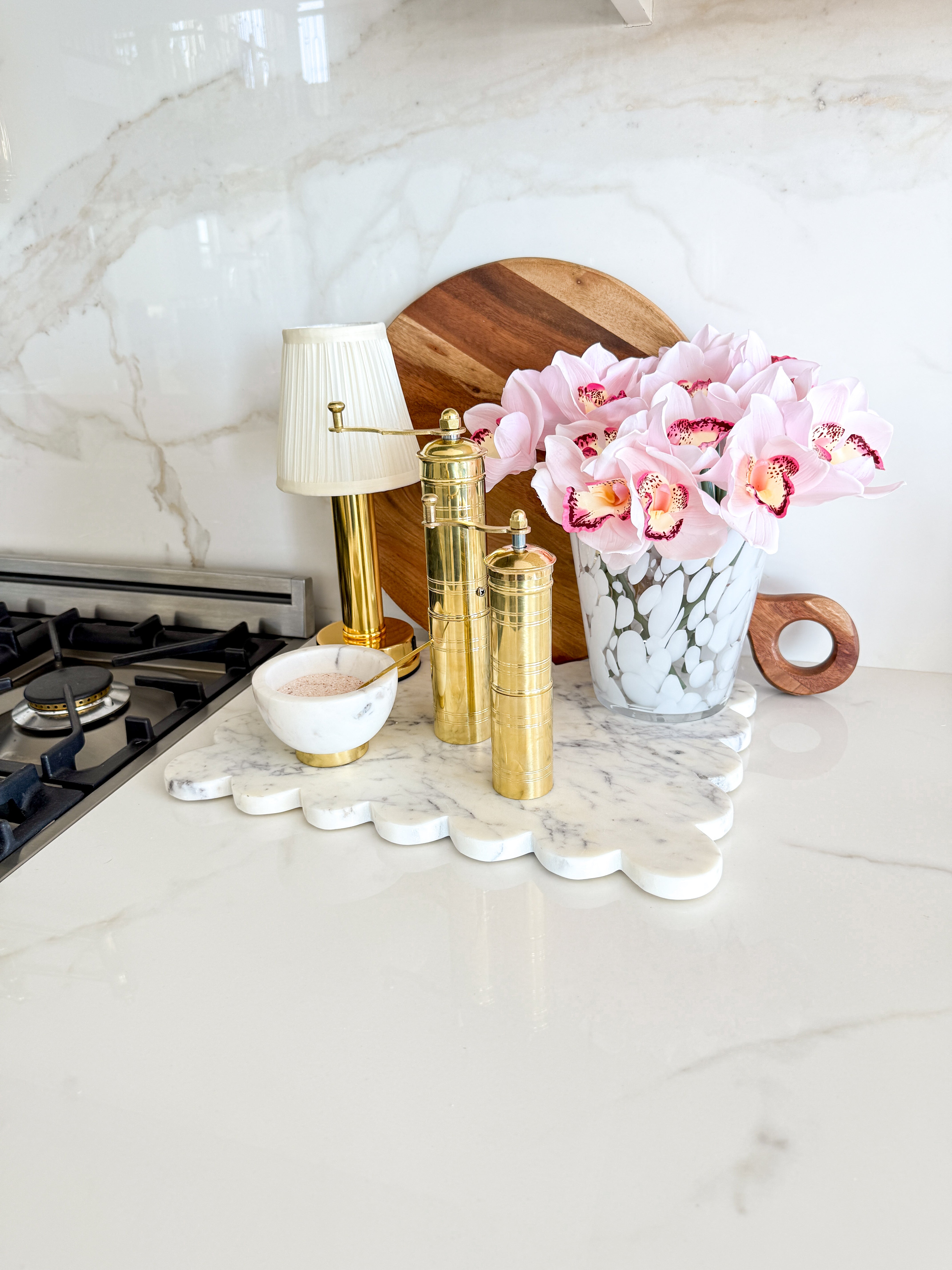 Marble Scalloped Tray Trivet