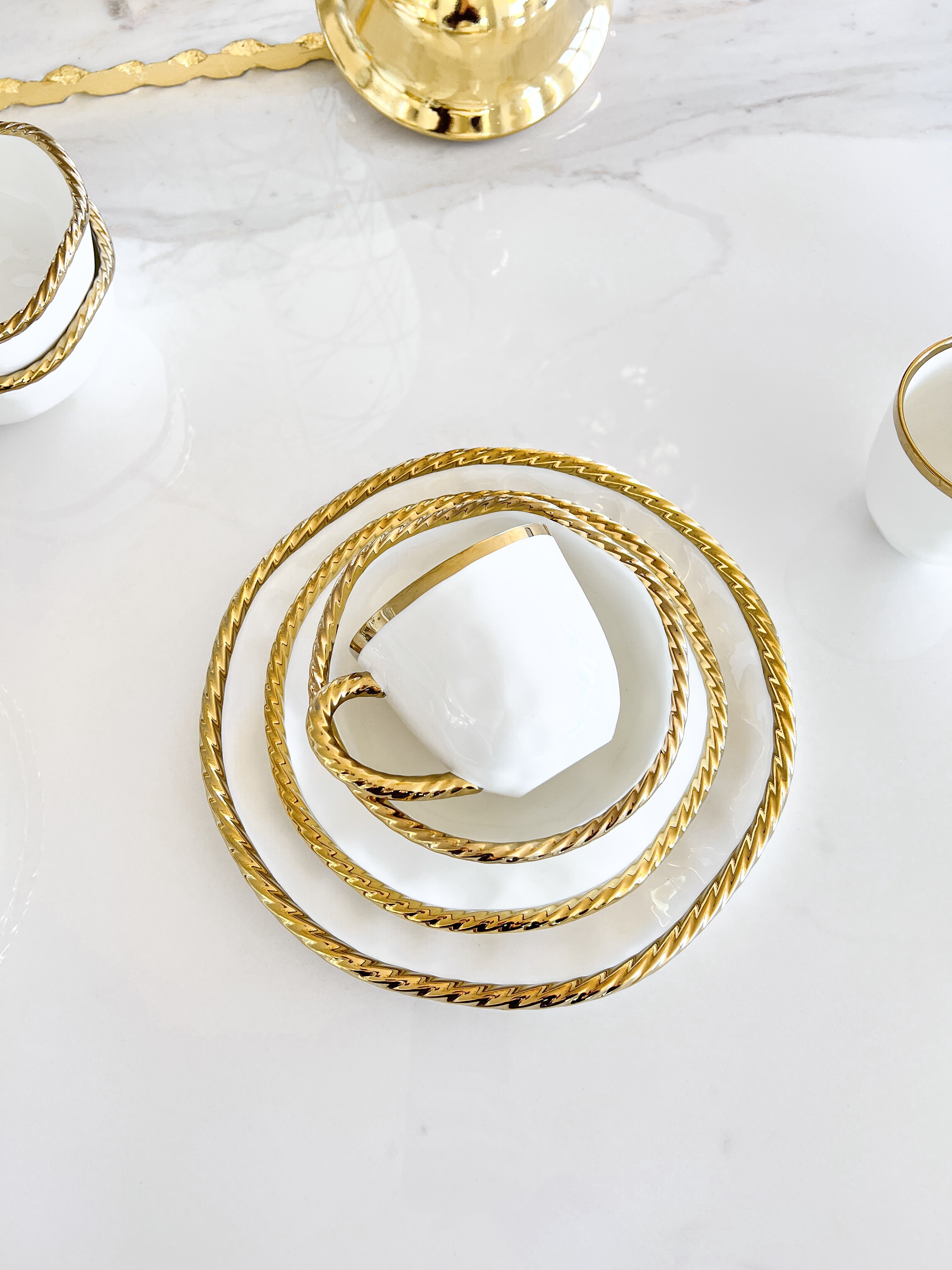 White With Gold Twisted Rope Dinnerware