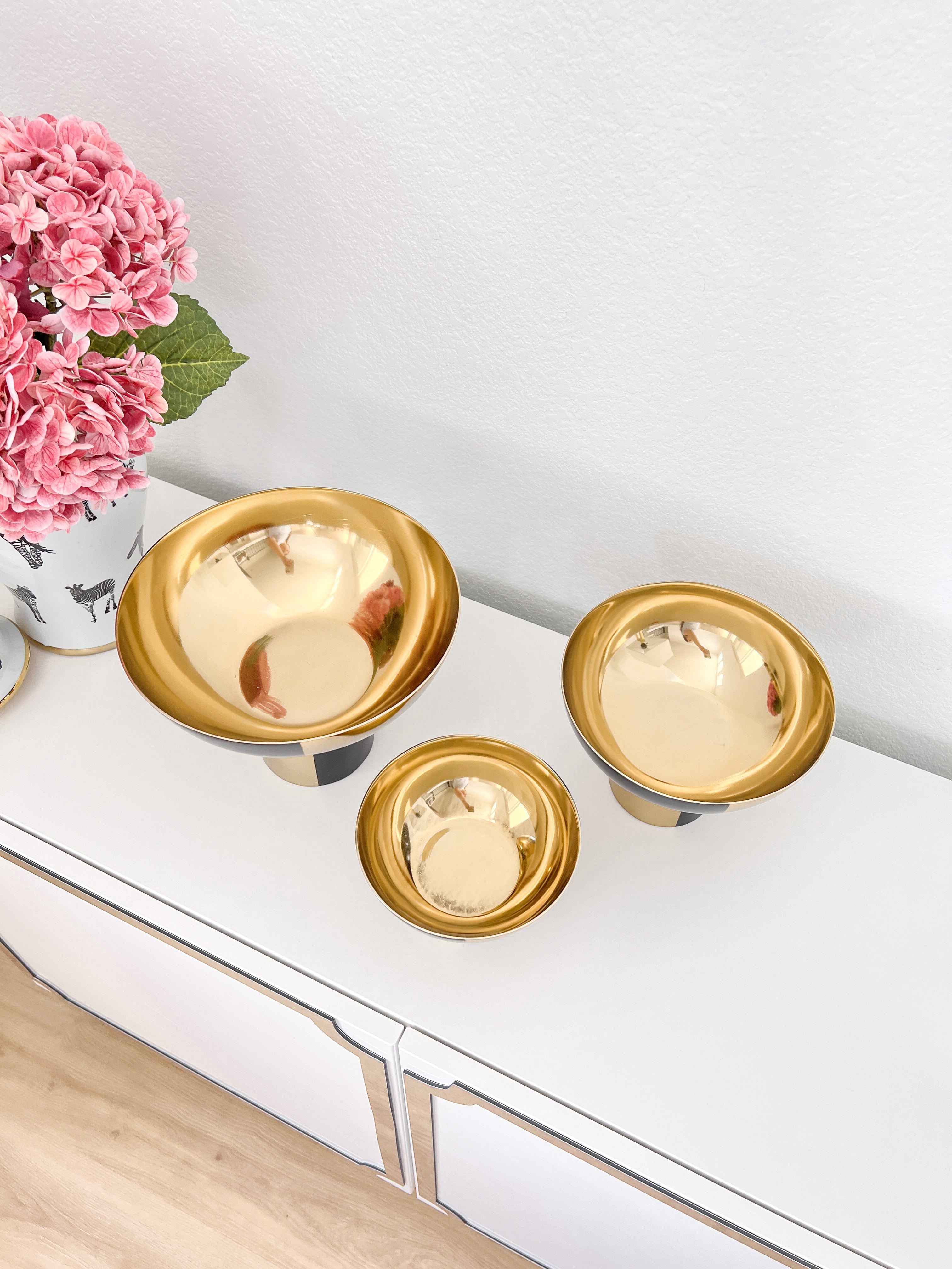 Black and Gold Metal Footed Bowl (Set of 3) - HTS HOME DECOR