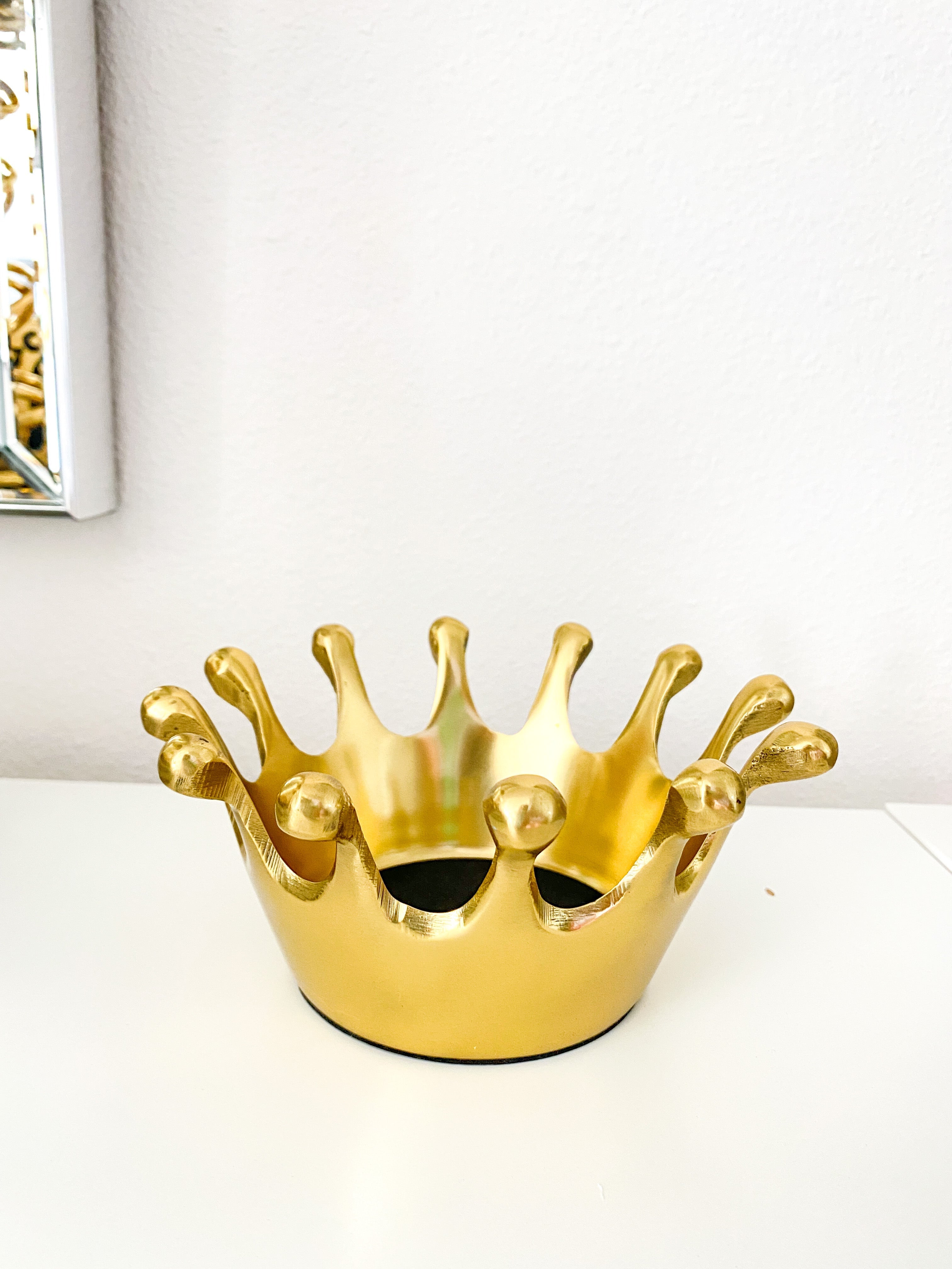 Gold Crown Candle Holder - HTS HOME DECOR