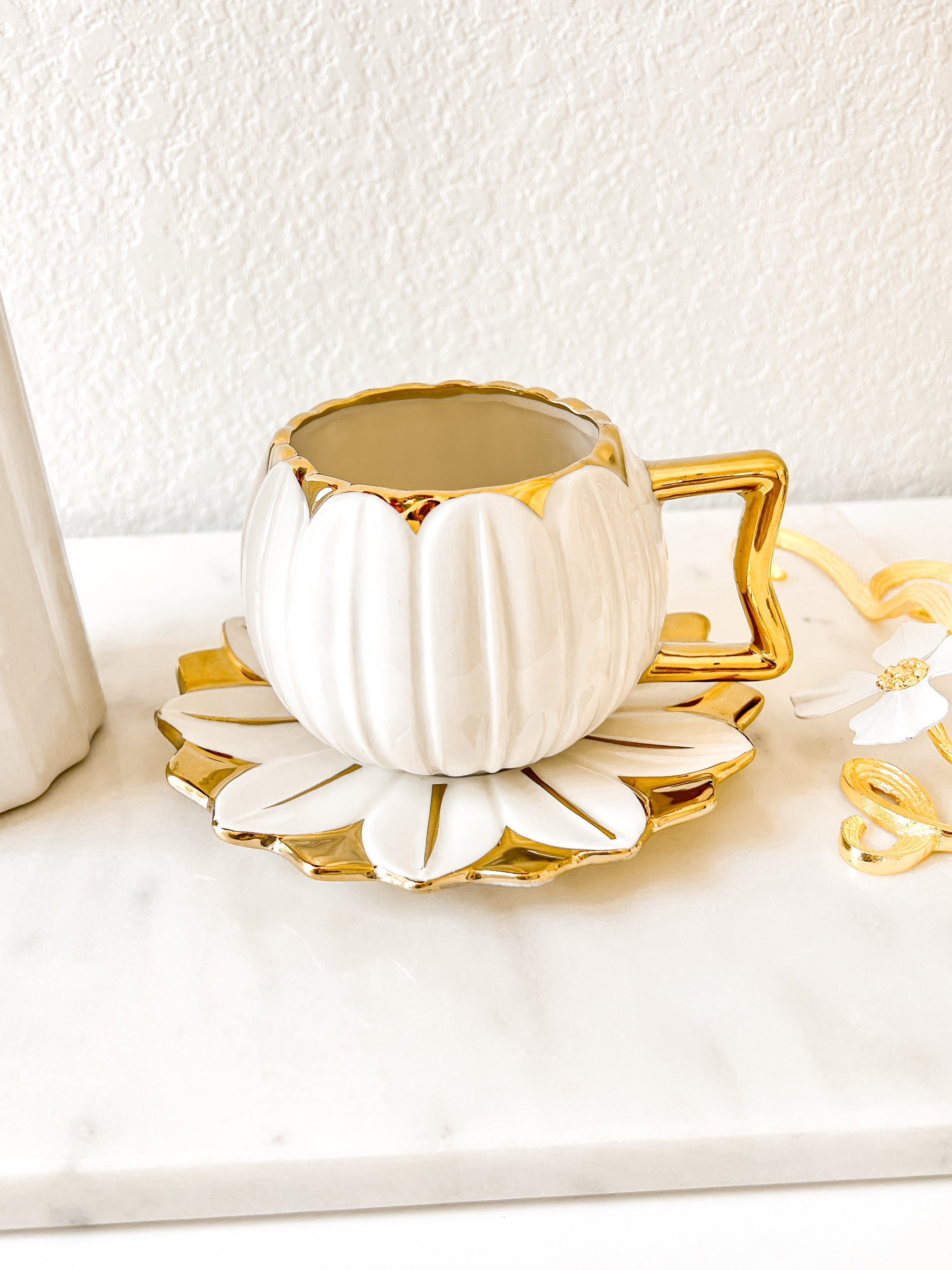 Gold Flower Shape Mug With Saucer - HTS HOME DECOR