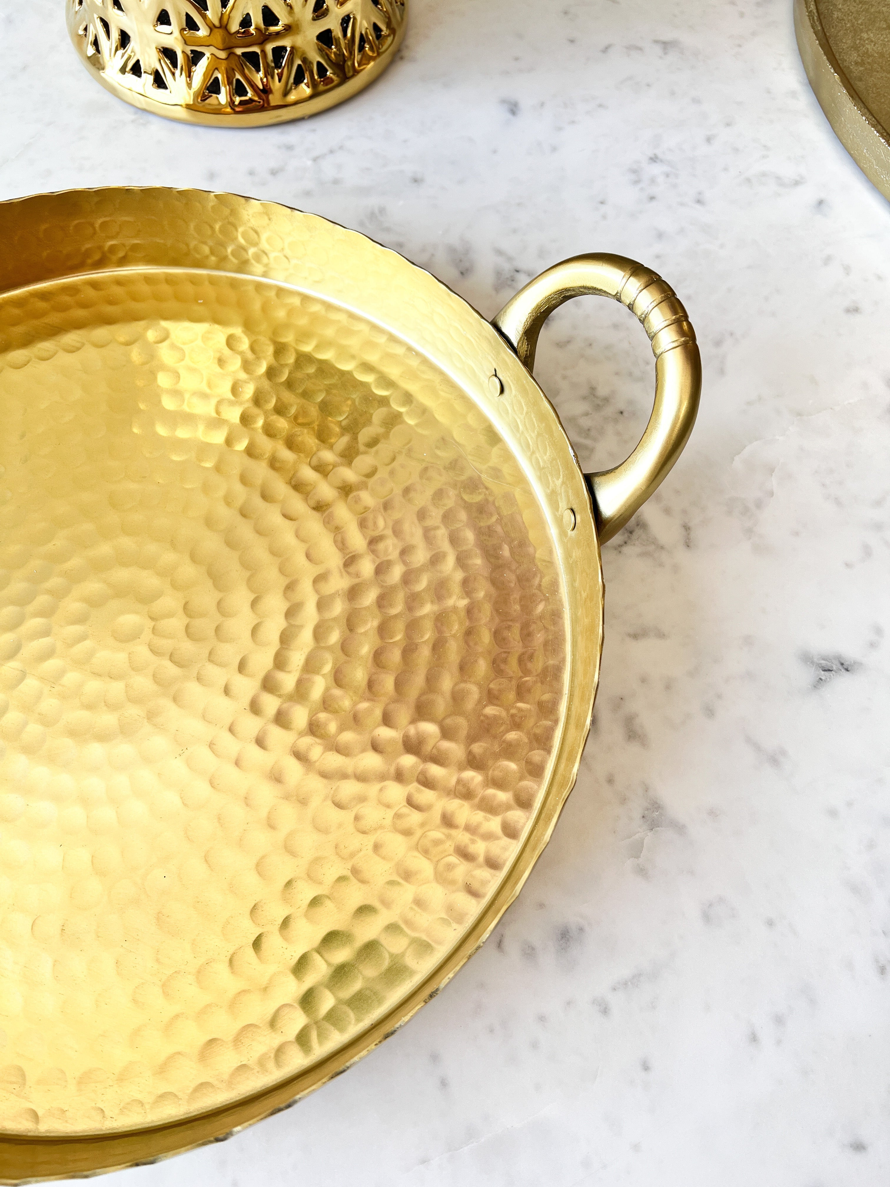 Gold Hammered Round Tray - HTS HOME DECOR