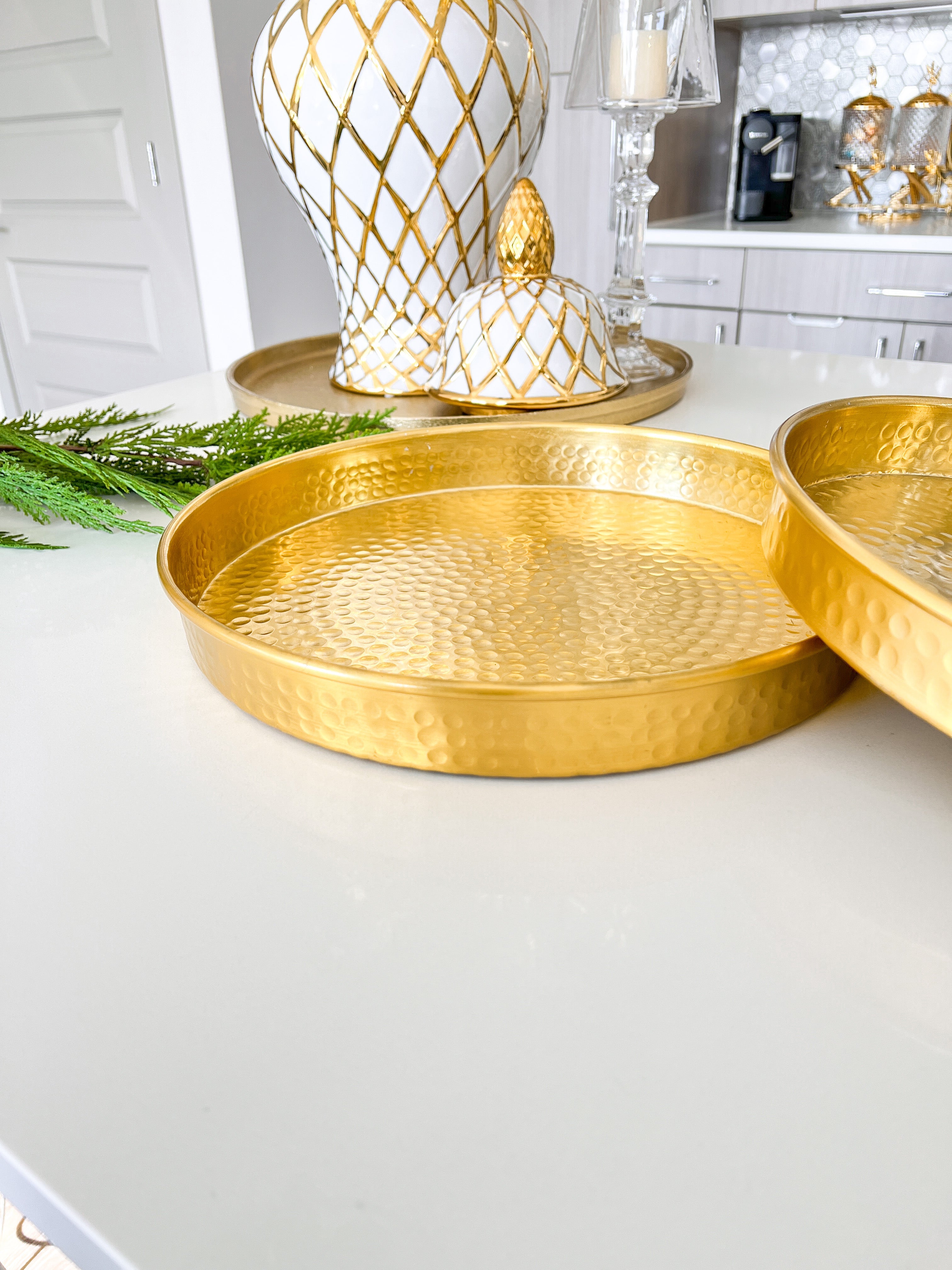 Gold Hammered Round Tray ( Set of 2) - HTS HOME DECOR