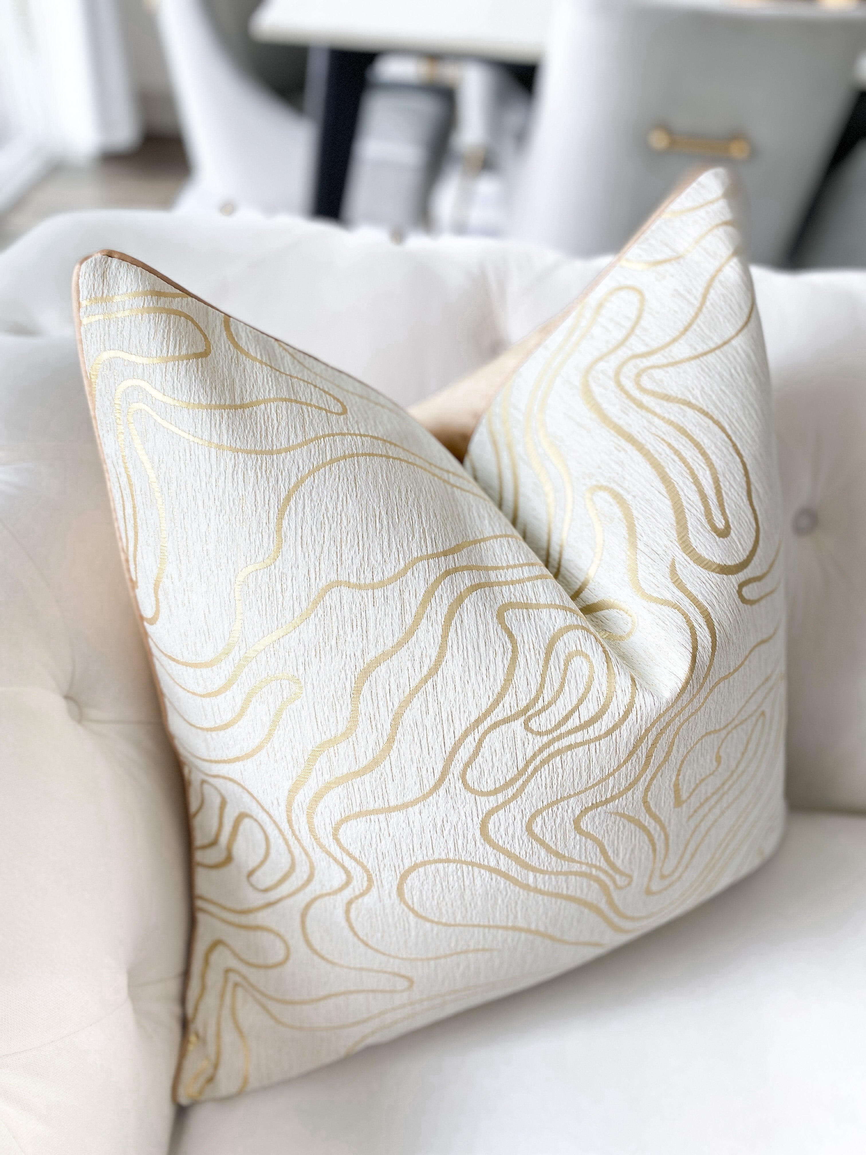 Gold Wavy Lines Pillow Cover 22x22 - HTS HOME DECOR