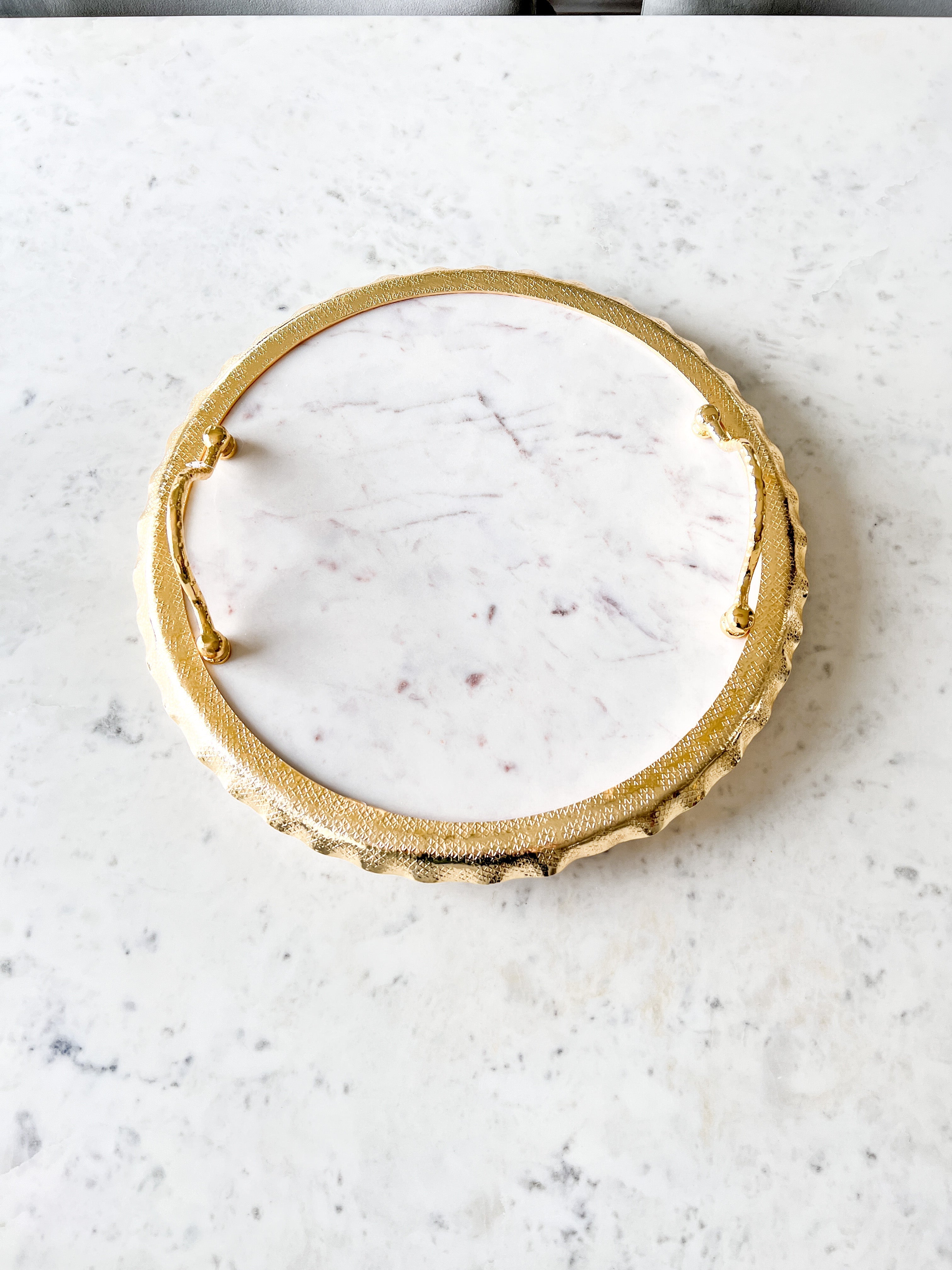 Round Marble Tray with Gold Hammered Details - HTS HOME DECOR