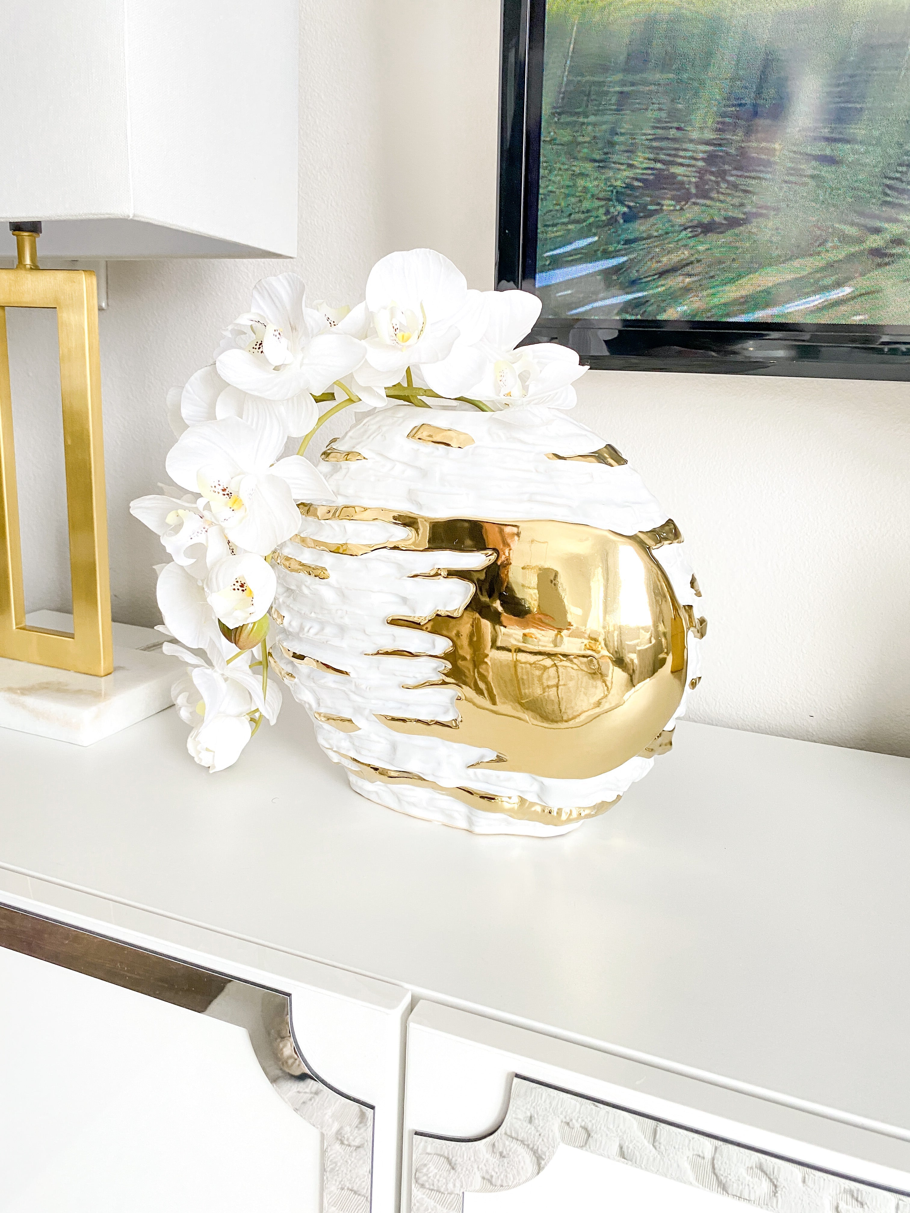 Round White & Gold Ceramic Vase - HTS HOME DECOR