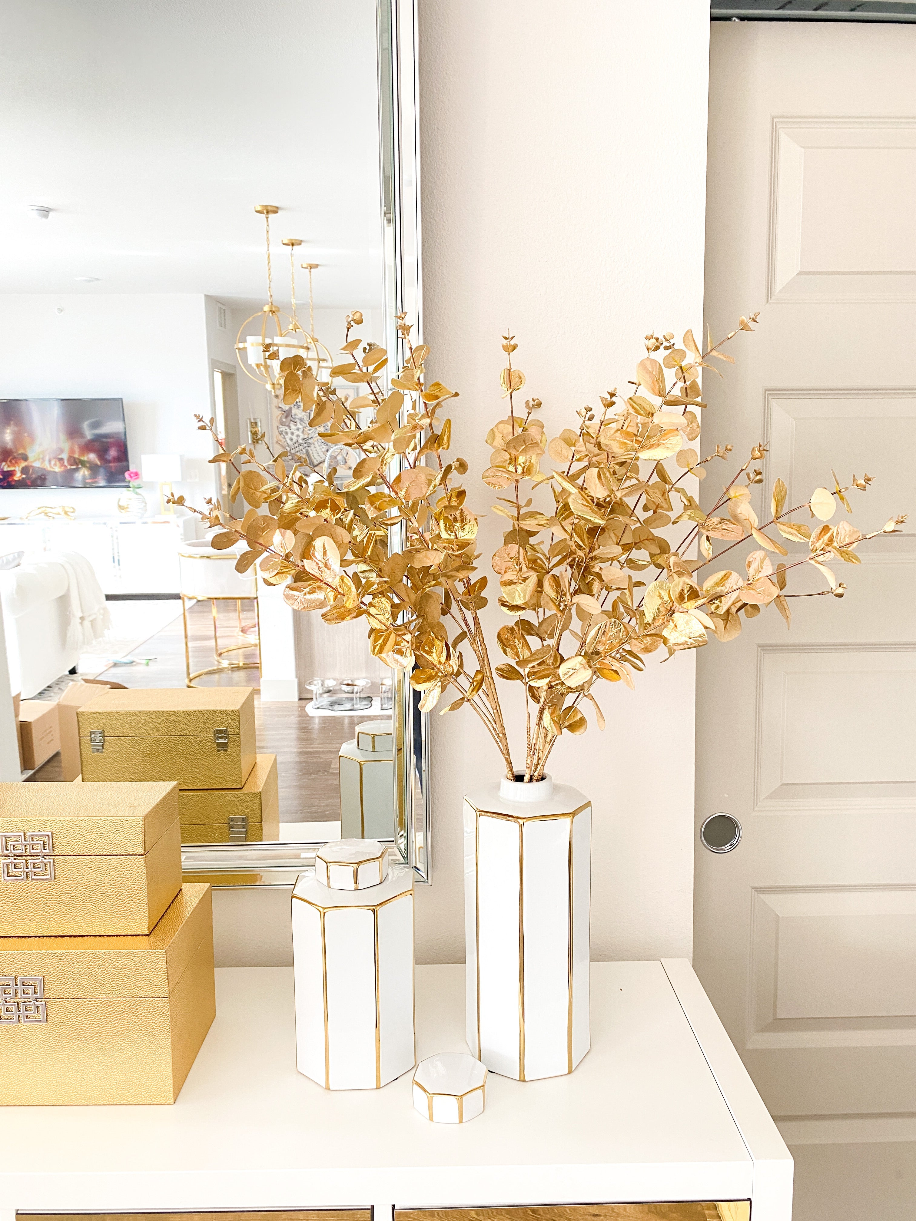 White & Gold Trimmed Jar Vase - HTS HOME DECOR